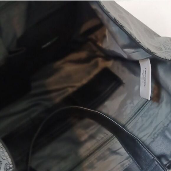 ThinkGeek Stylish Gray Hexagon Tote Bag - Picture 5 of 15